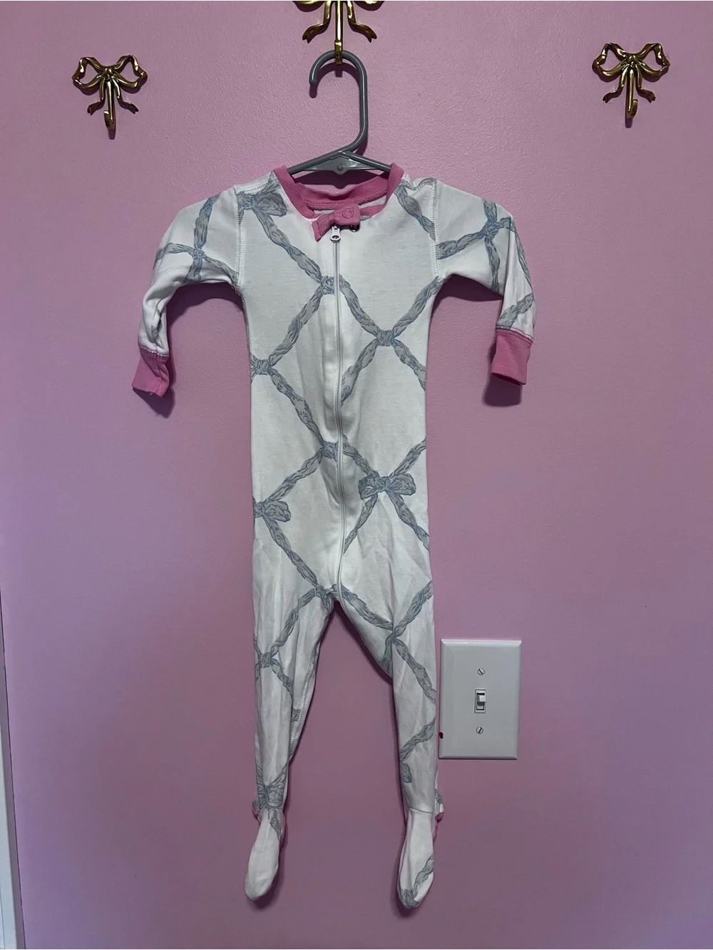 The Beaufort Bonnet Company White Footed Pajamas with Pink Trim